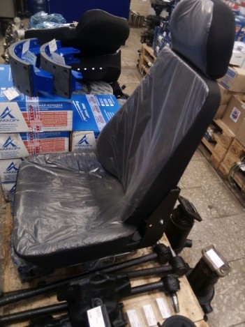Кресло водителя высокое * на КАМАЗ за 24500 рублей в магазине remzapchasti.ru 5320-6810010 В №18